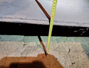 Zateplení stropu rodinného domu pomocí foukané izolace